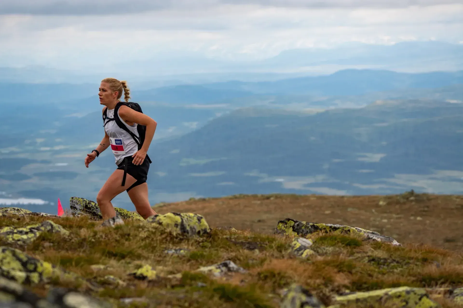 Løpere og fjellterreng i Synnfjellet